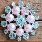 Preview: Blumenbrosche 33 mm silberfarben mit rosa Perlen und Strass Steinen